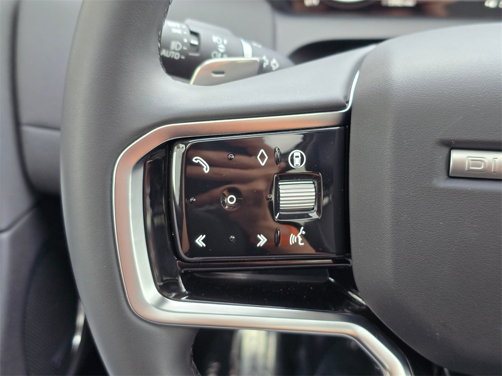 2025 Land Rover Discovery Sport S photo 17