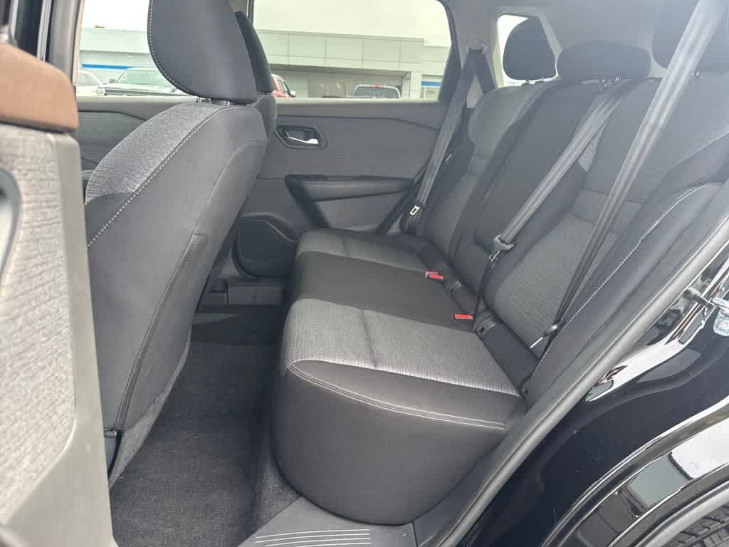 2023 Nissan Rogue SV photo 22