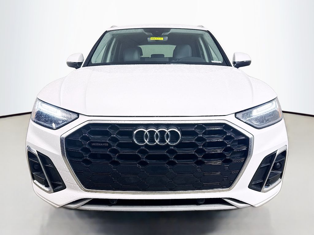 2022 Audi Q5 S line Premium photo 2