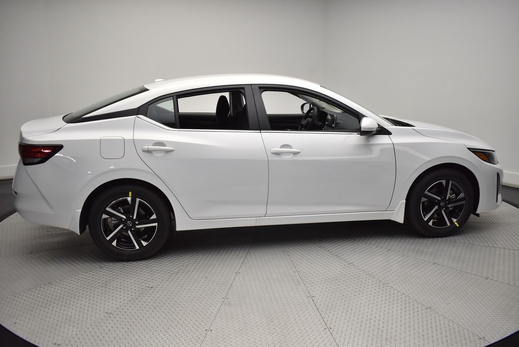2025 Nissan Sentra SV photo 4