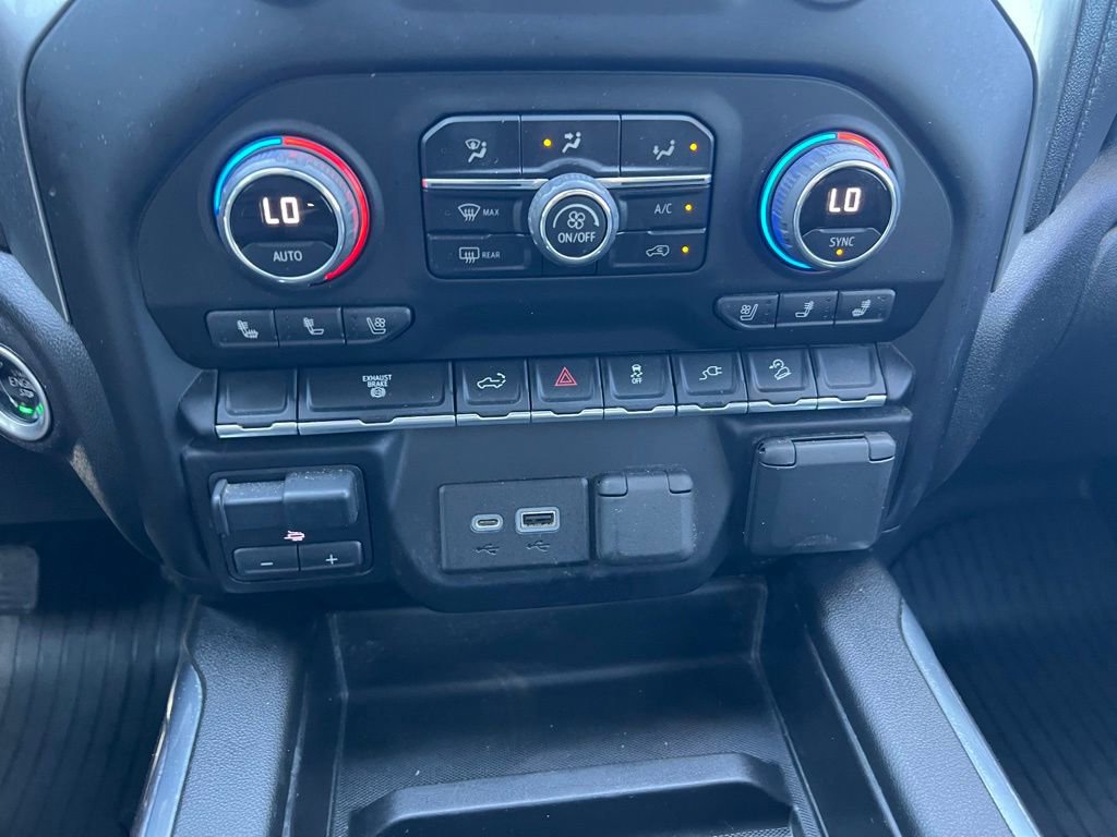 2022 Chevrolet Silverado 2500HD LTZ photo 34