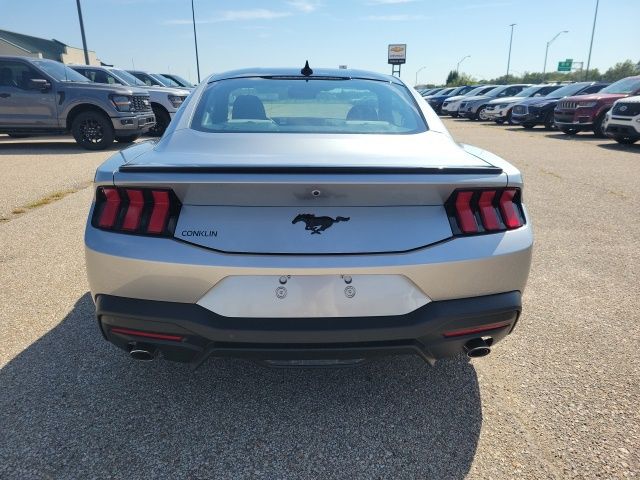 2025 Ford Mustang EcoBoost photo 17