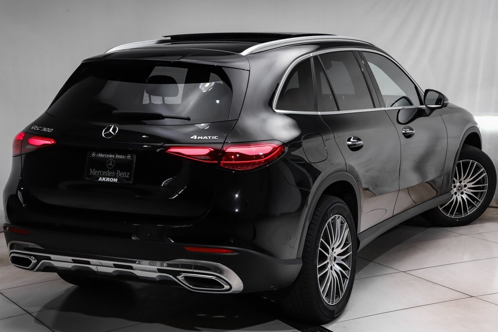 2024 Mercedes Benz GLC 300 4MATIC photo 2