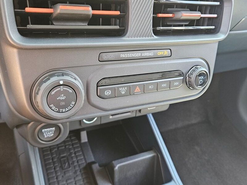 2025 Ford Maverick Lariat photo 21