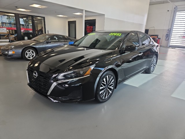 Used 2023 BLACK Nissan 2.5 SV image 1