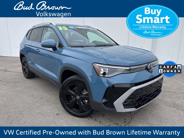 2025 Volkswagen Taos SEL's photo