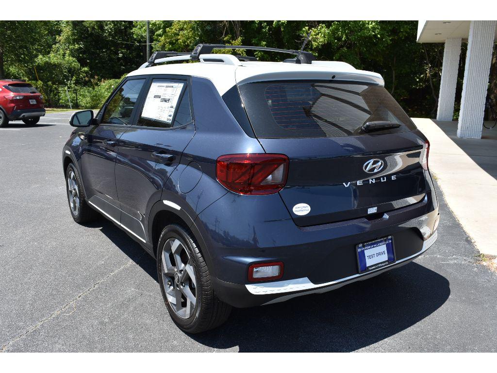 2025 Hyundai Venue Limited photo 3