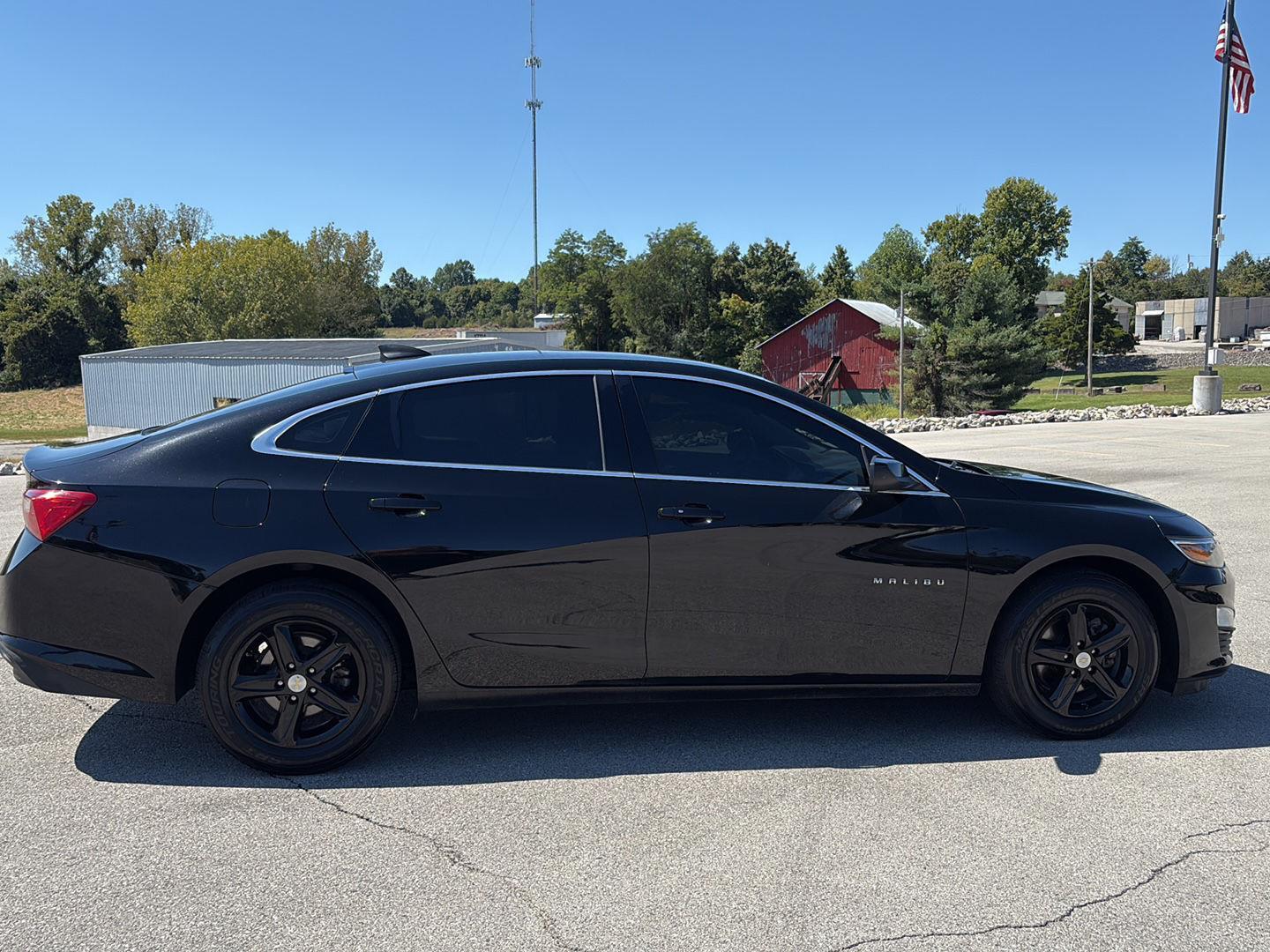 2020 Chevrolet Malibu LS photo 3