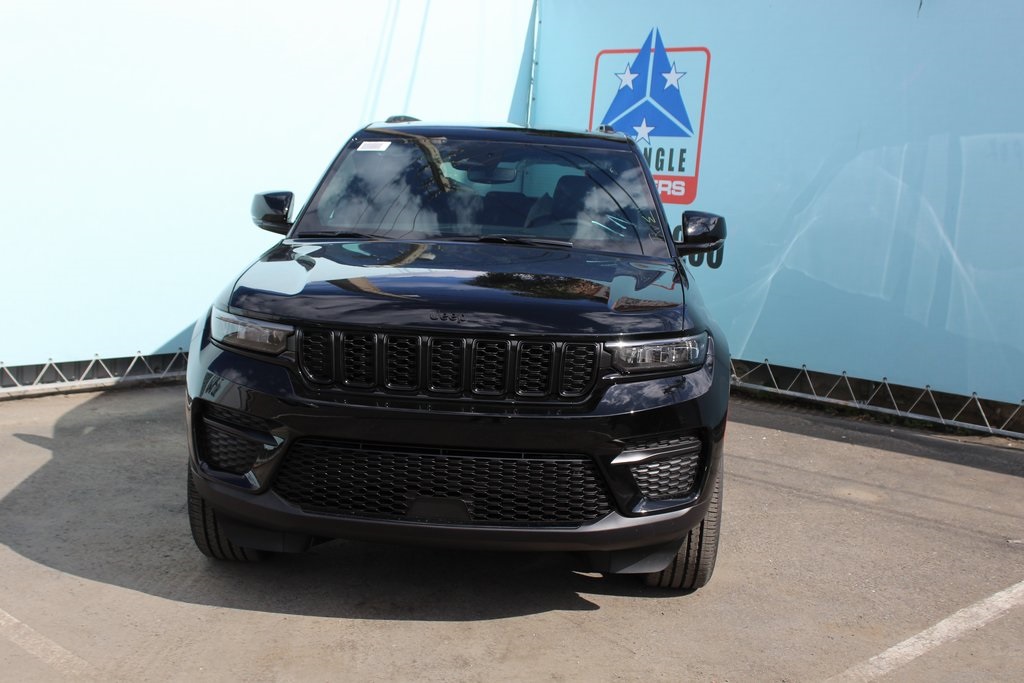 2025 Jeep Grand Cherokee Altitude X photo 2