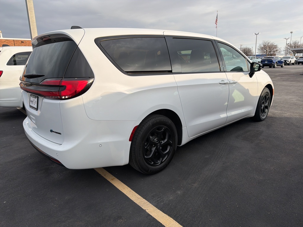 2024 CHRYSLER PACIFICA - Image 5