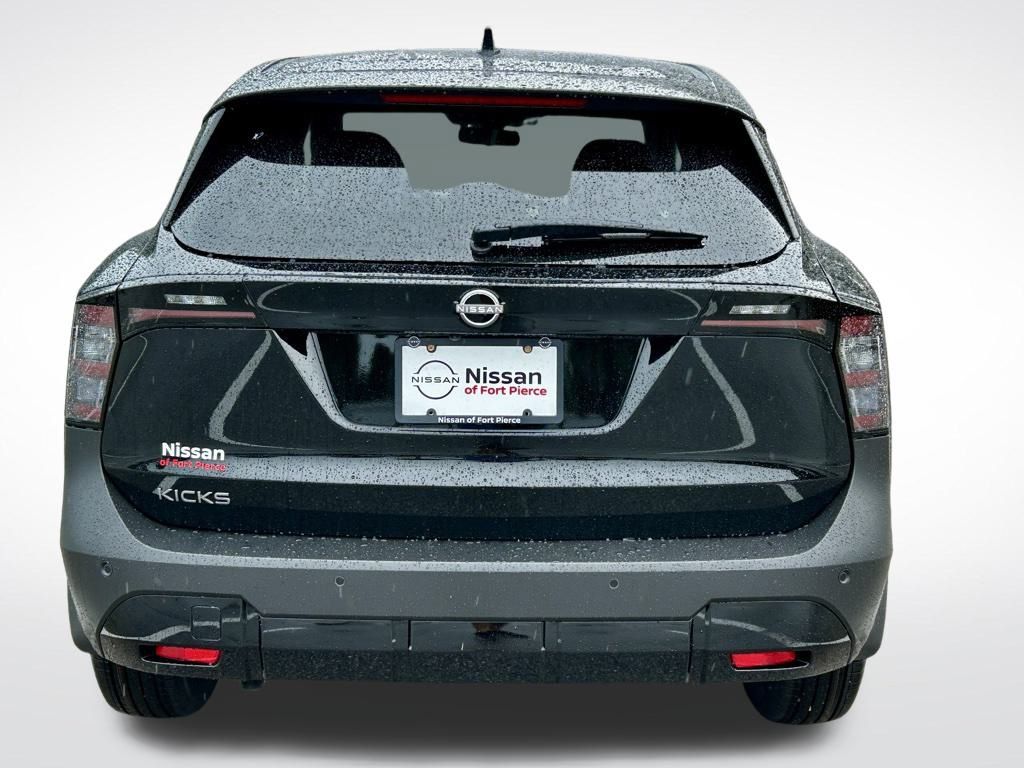 2025 Nissan Kicks SV photo 4