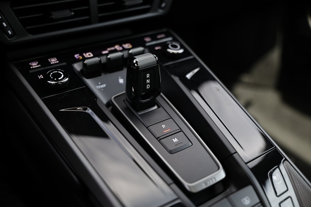 2025 Porsche 911 photo 37