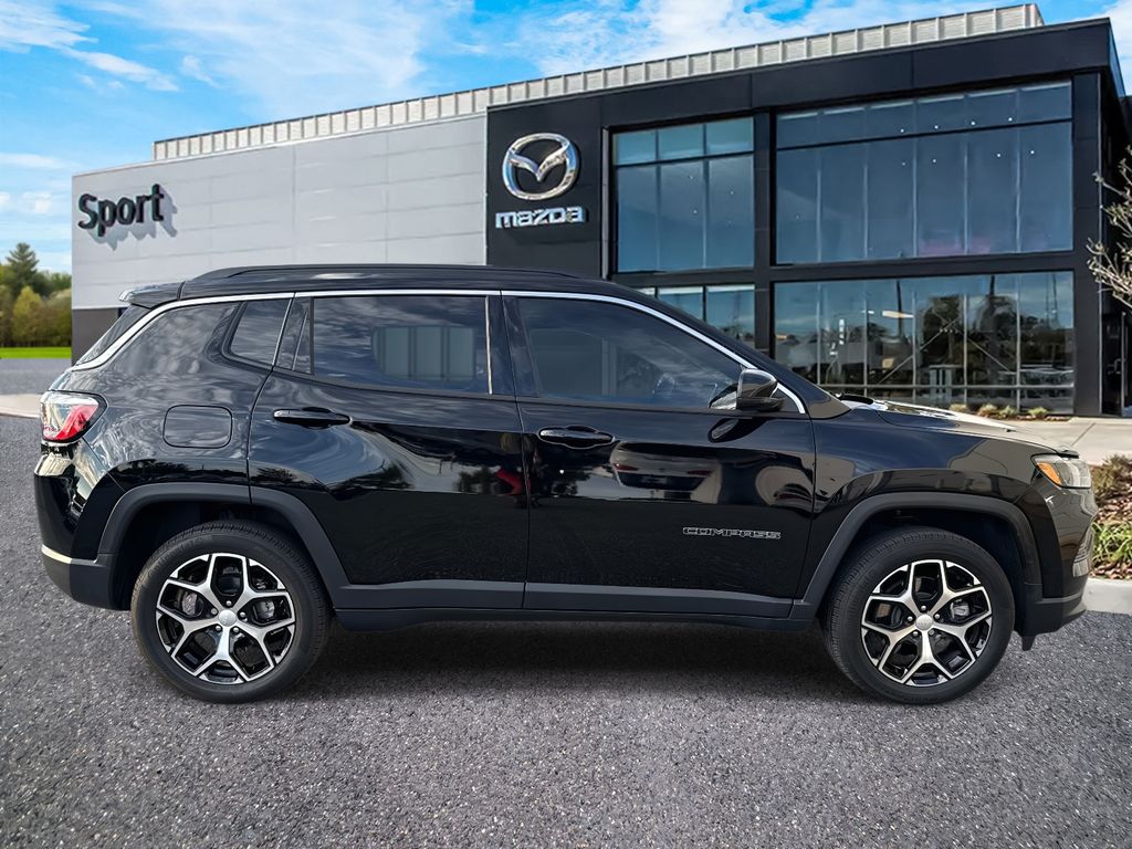 2024 Jeep Compass Limited photo 2