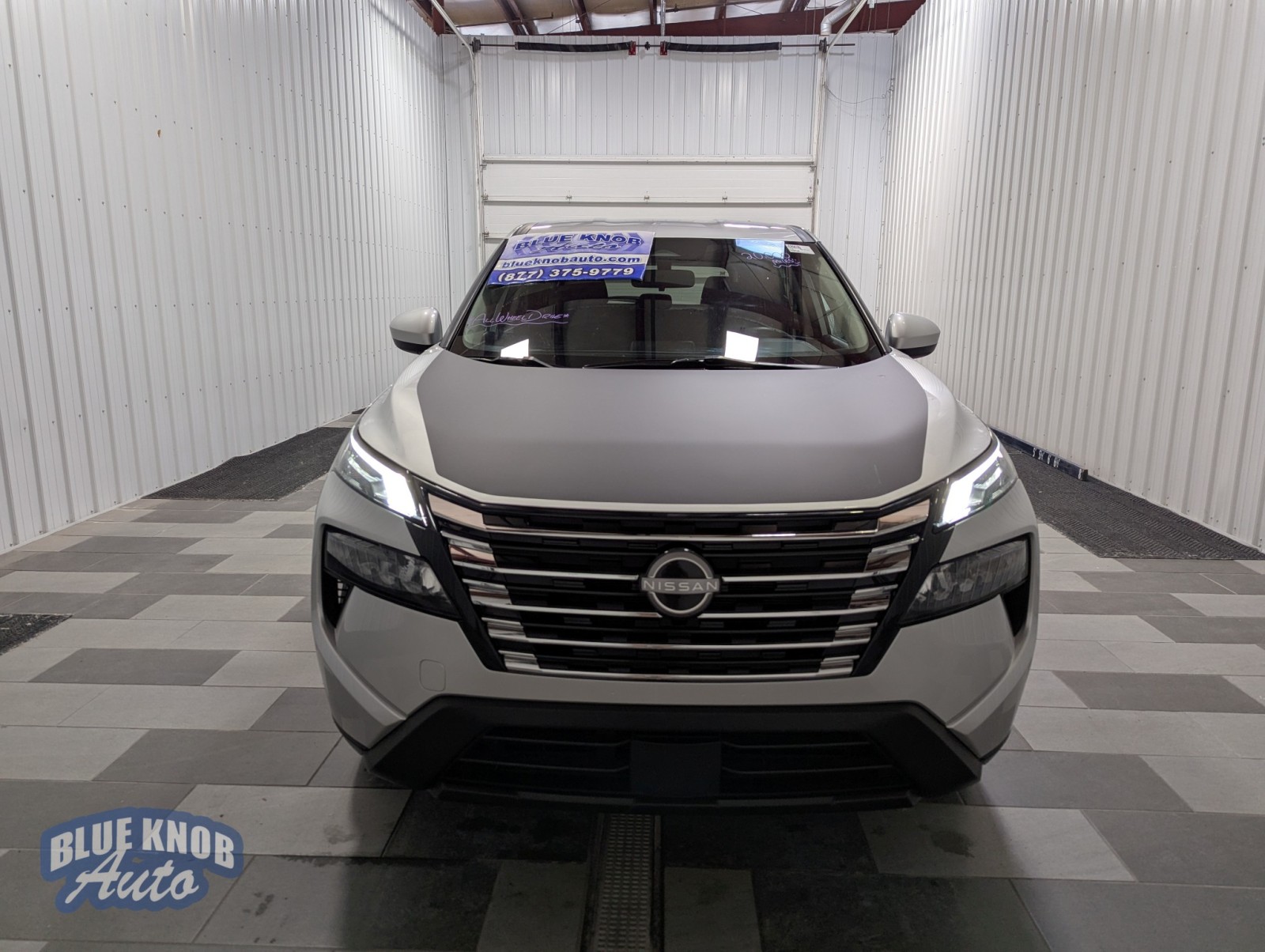 2024 Nissan Rogue SV photo 4