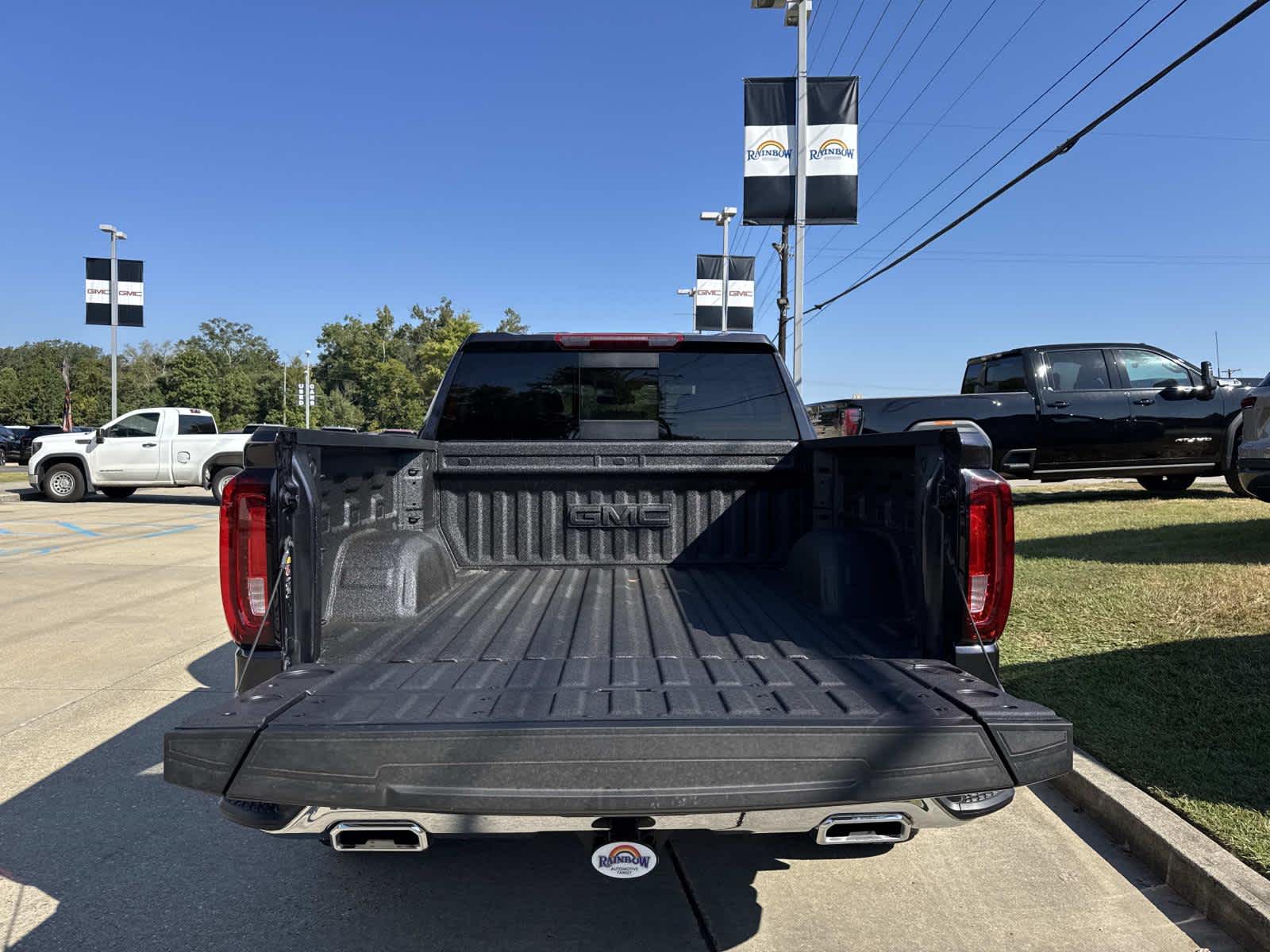2026 Gmc Sierra SLT photo 7