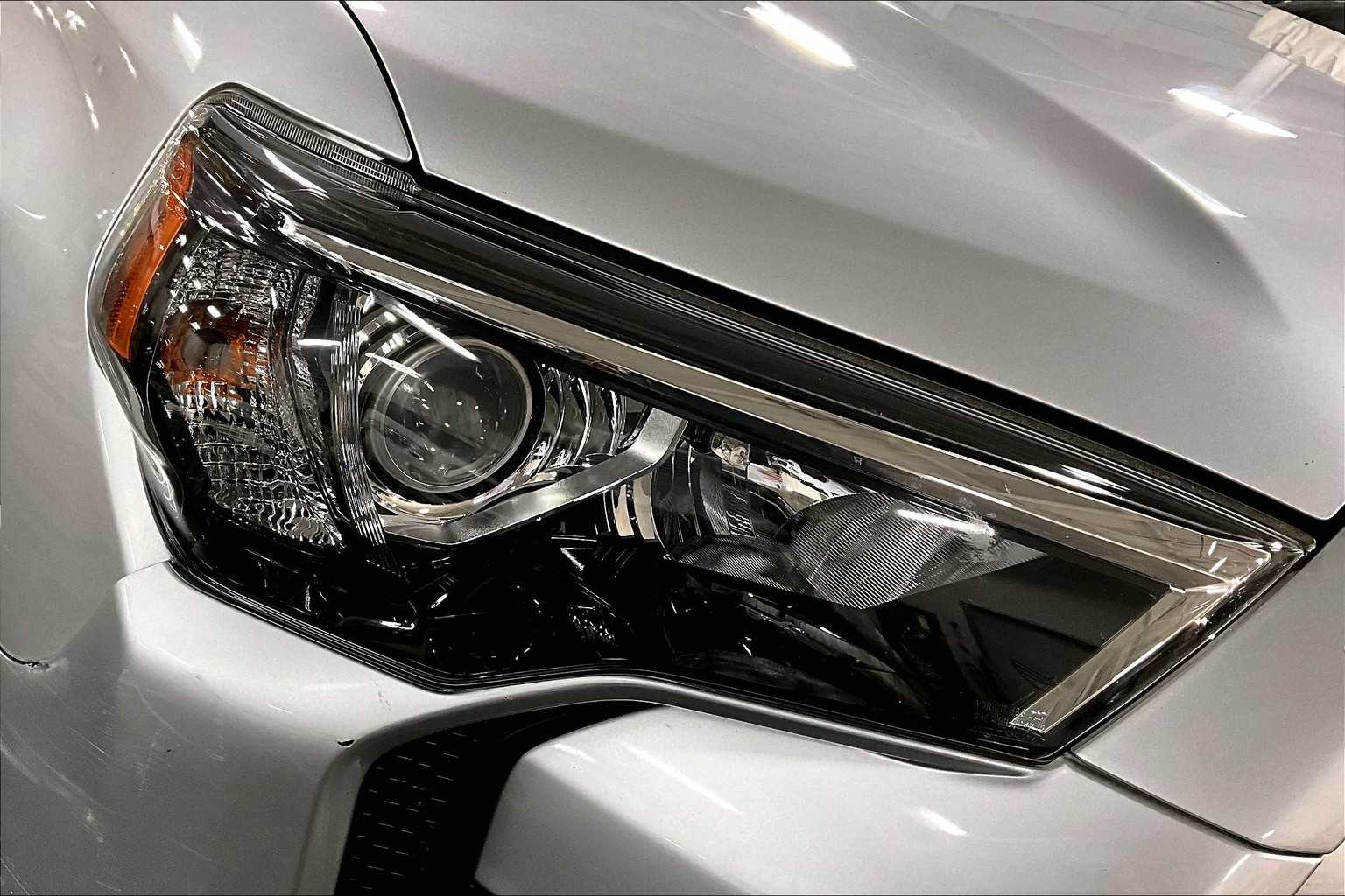 2018 Toyota 4Runner SR5 photo 25