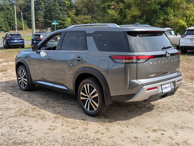 2025 Nissan Pathfinder Platinum photo 4