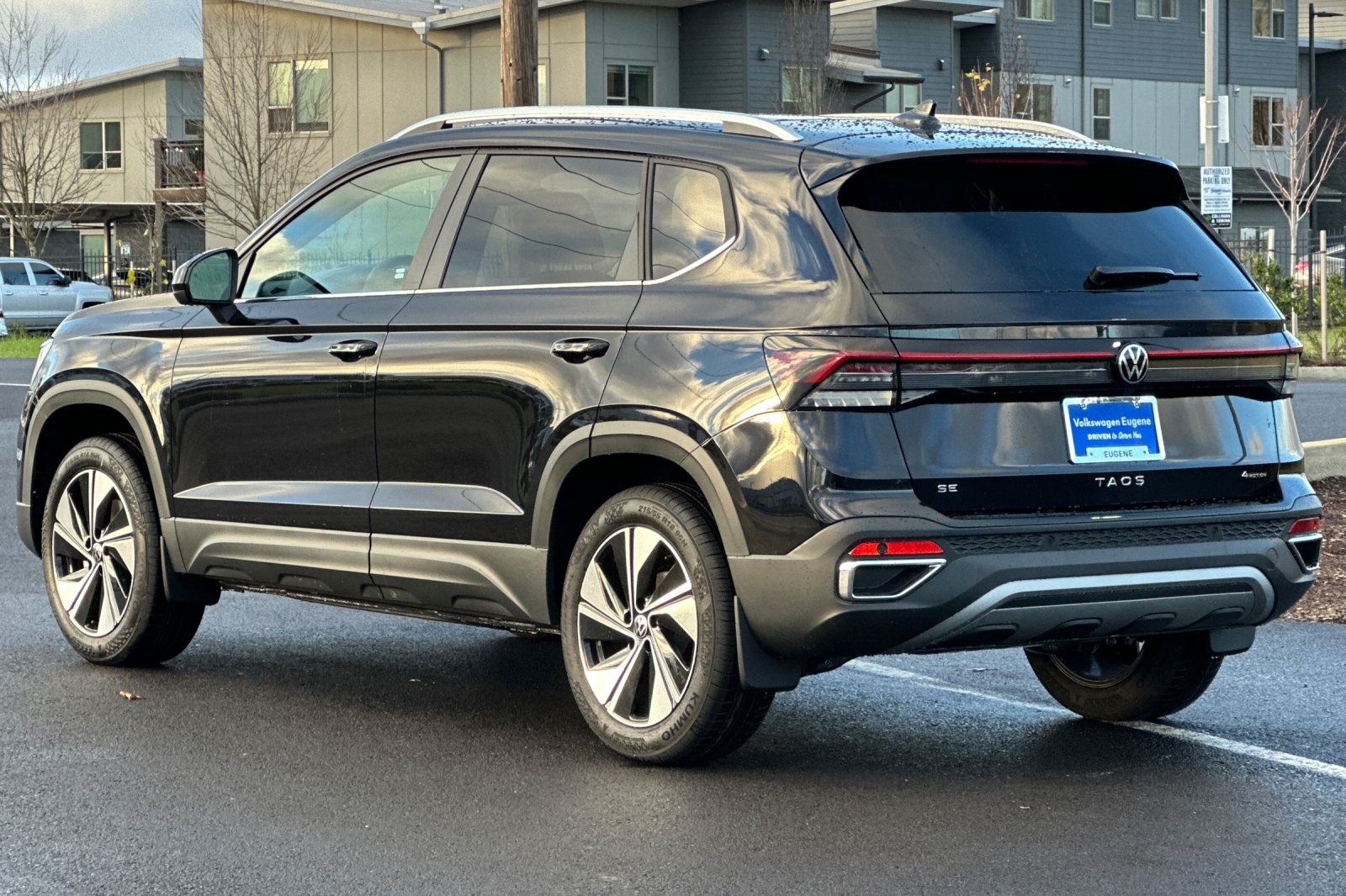2025 Volkswagen Taos SE photo 5