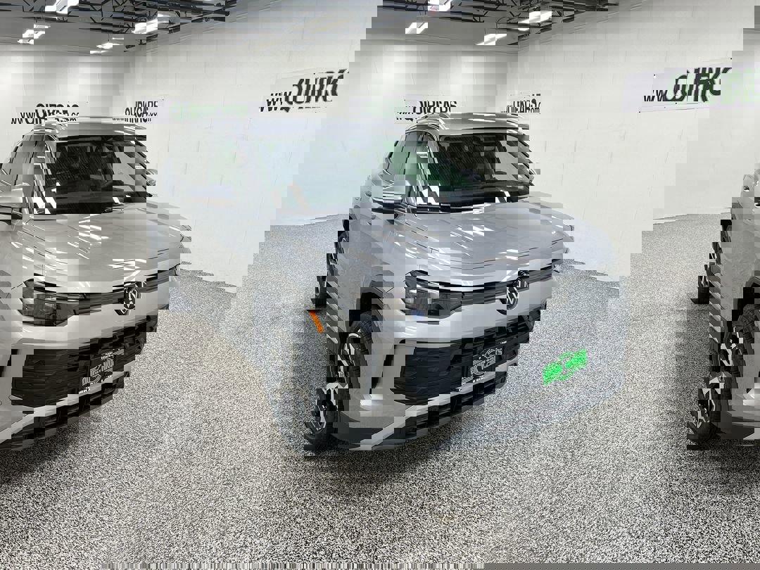 2025 Volkswagen Tiguan SE's photo