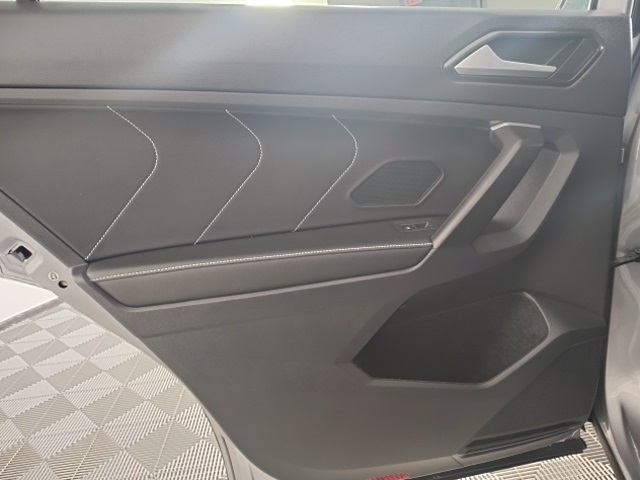2024 Volkswagen Tiguan SE Wolfsburg Edition photo 11