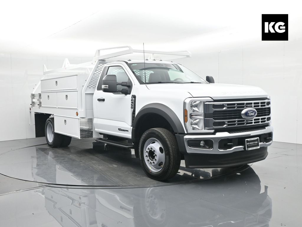 2025 Ford F-450 Super Duty Chassis Cab XL's photo