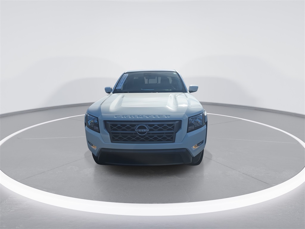 2022 Nissan Frontier SV photo 2
