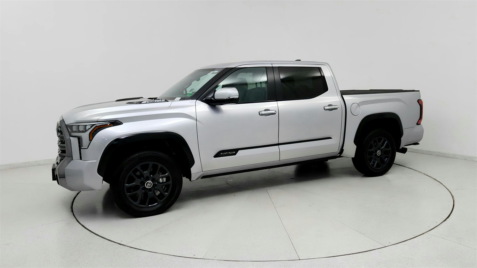 2024 Toyota Tundra Platinum photo 3