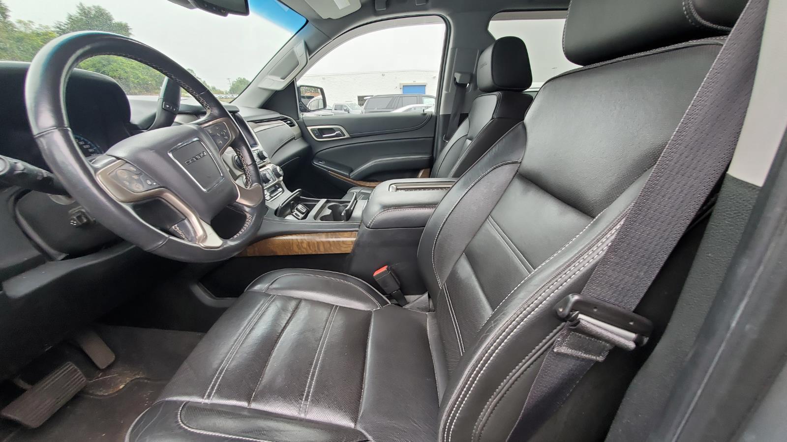 2019 Gmc Yukon Denali photo 2