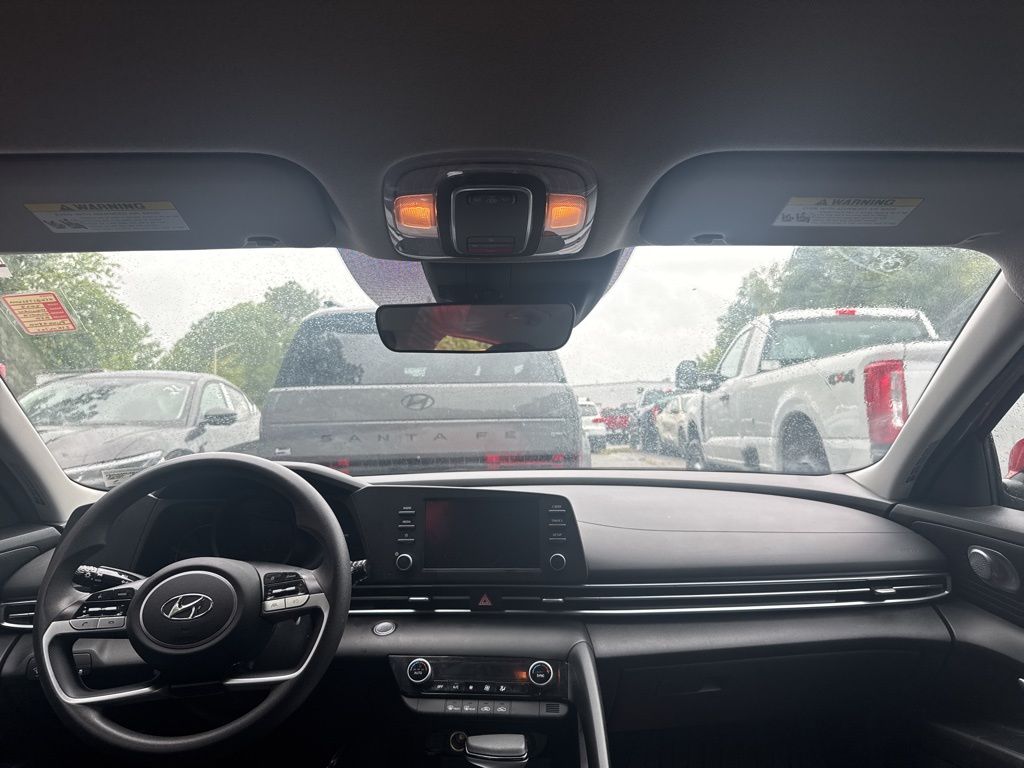 2023 Hyundai Elantra SEL photo 19