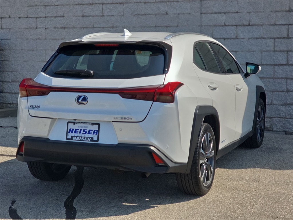 2022 Lexus UX 250h photo 13