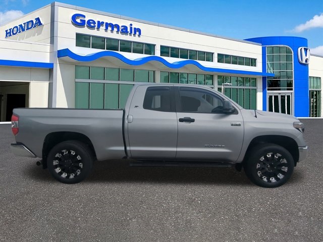 2016 Toyota Tundra SR5 photo 2
