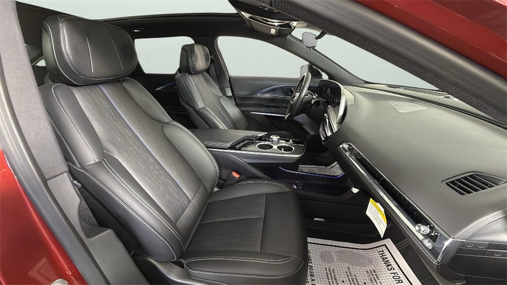 2024 Cadillac Lyriq Luxury photo 33