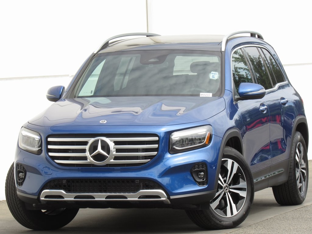 2025 Mercedes-Benz GLB Base's photo