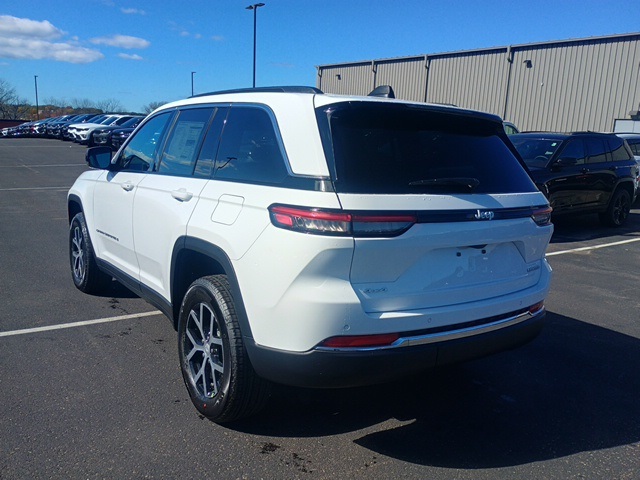 2025 Jeep Grand Cherokee Limited photo 4