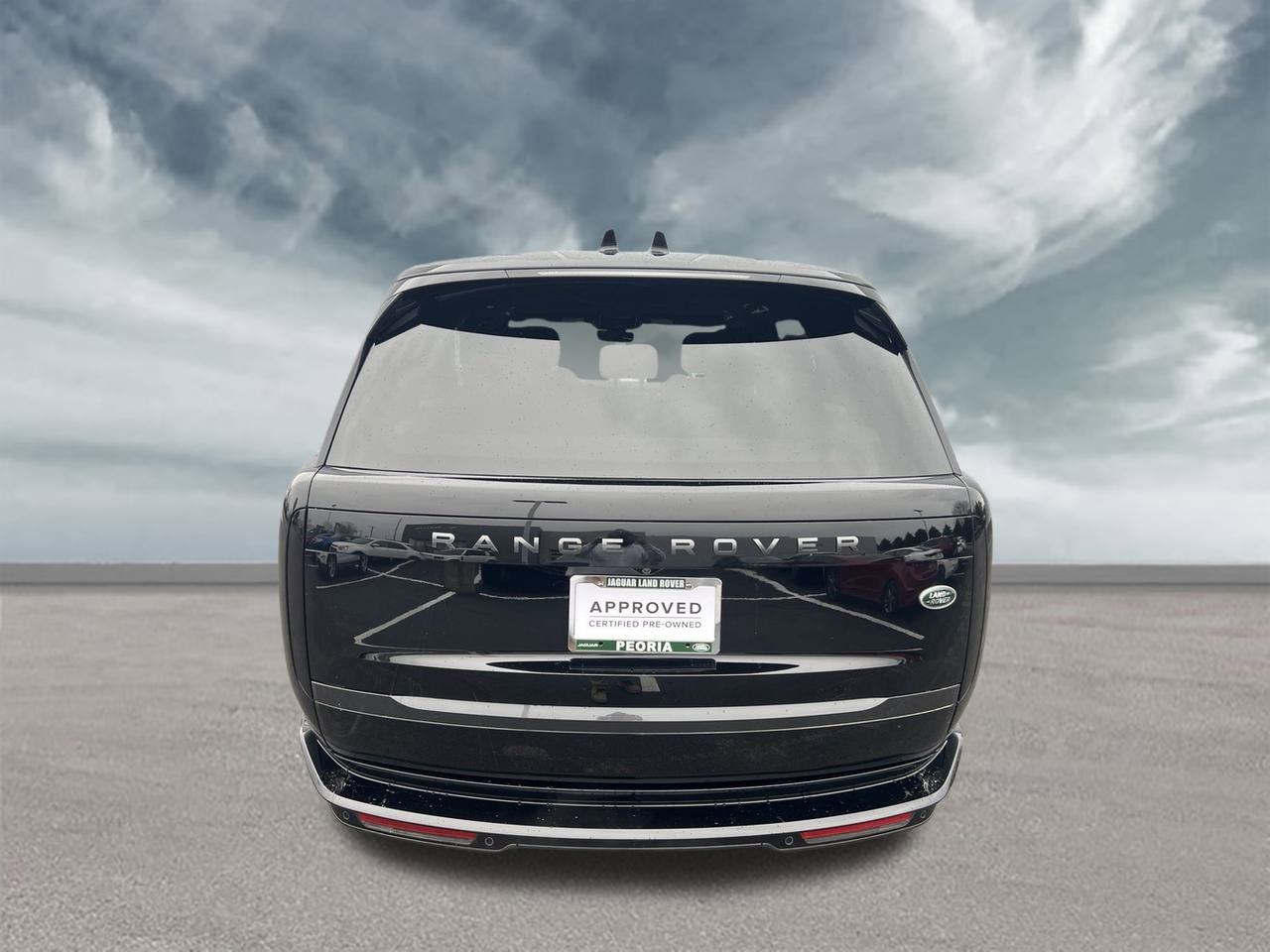 2023 Land Rover Range Rover SE photo 4