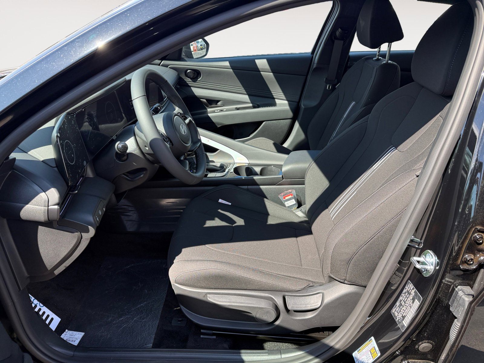 2025 Hyundai Elantra Hybrid SEL Sport photo 10