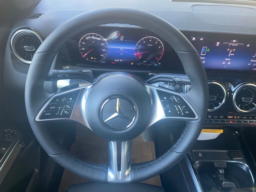 2026 Mercedes Benz GLB 250 4MATIC photo 11