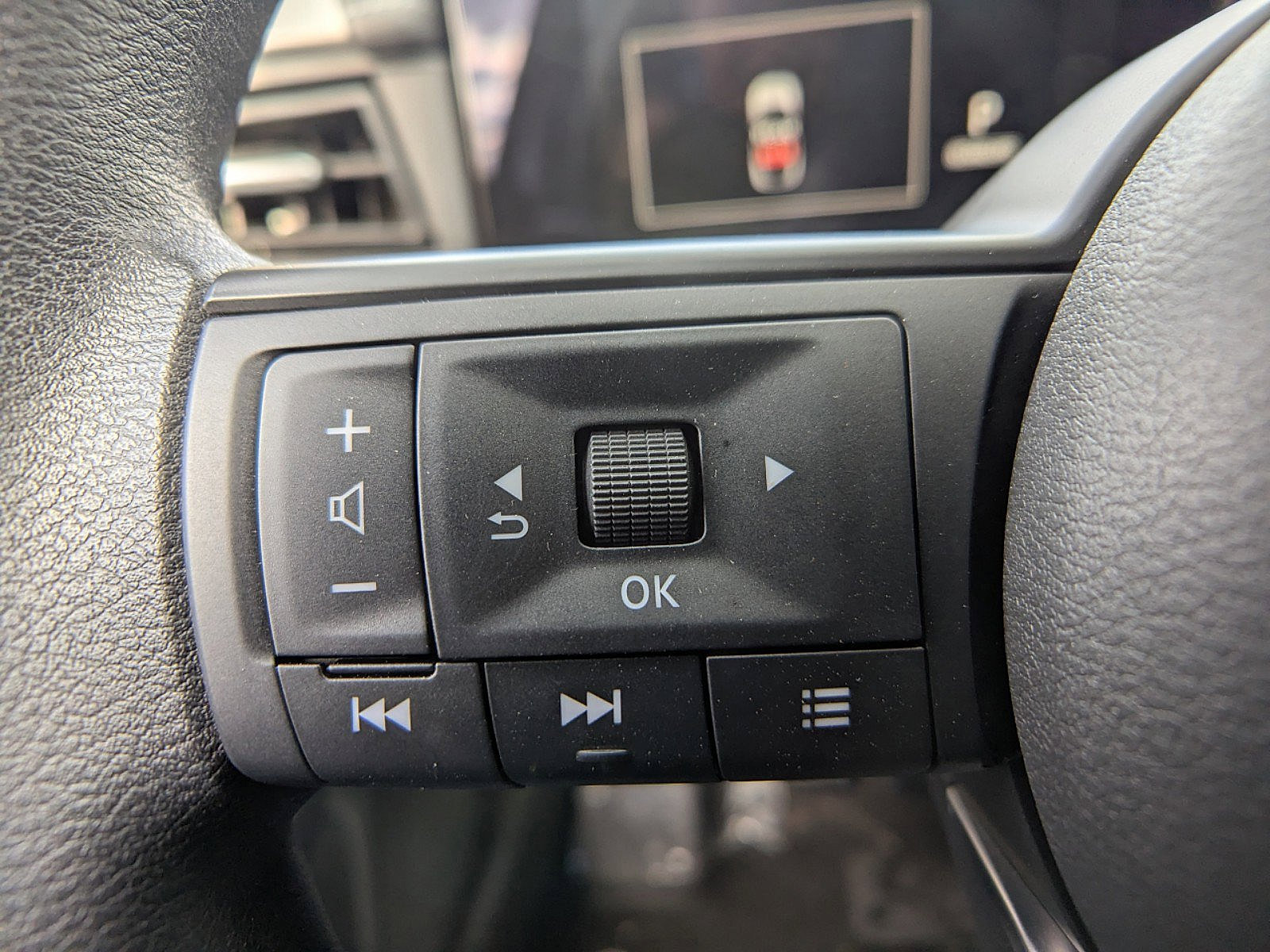 2025 Nissan Kicks SV photo 11