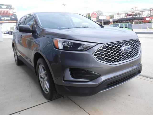 2024 Ford Edge SEL photo 5
