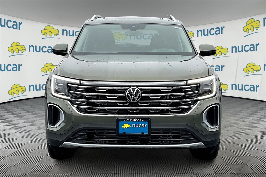 2025 Volkswagen Atlas SEL photo 2