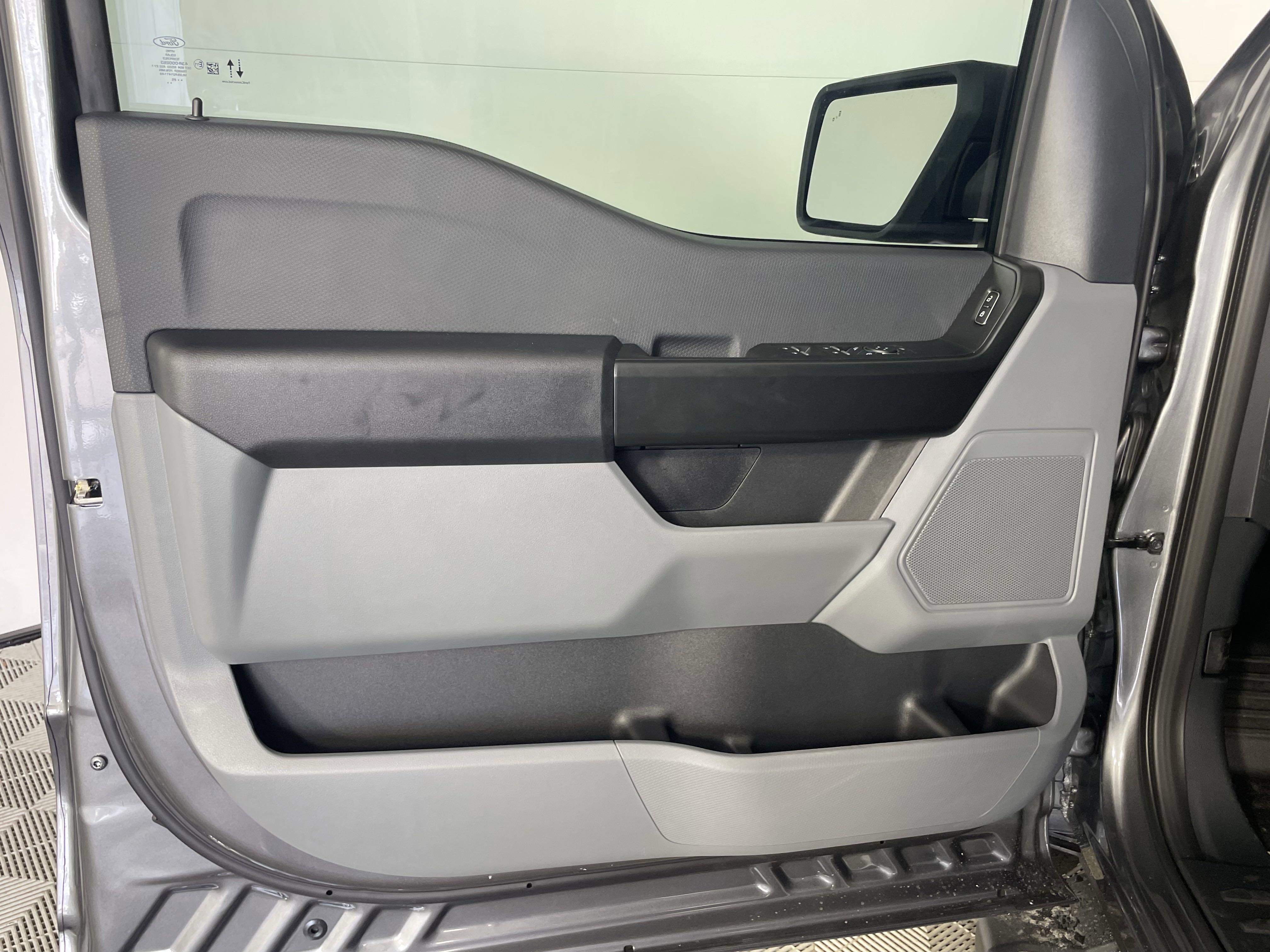 2025 Ford F-150 XL photo 9