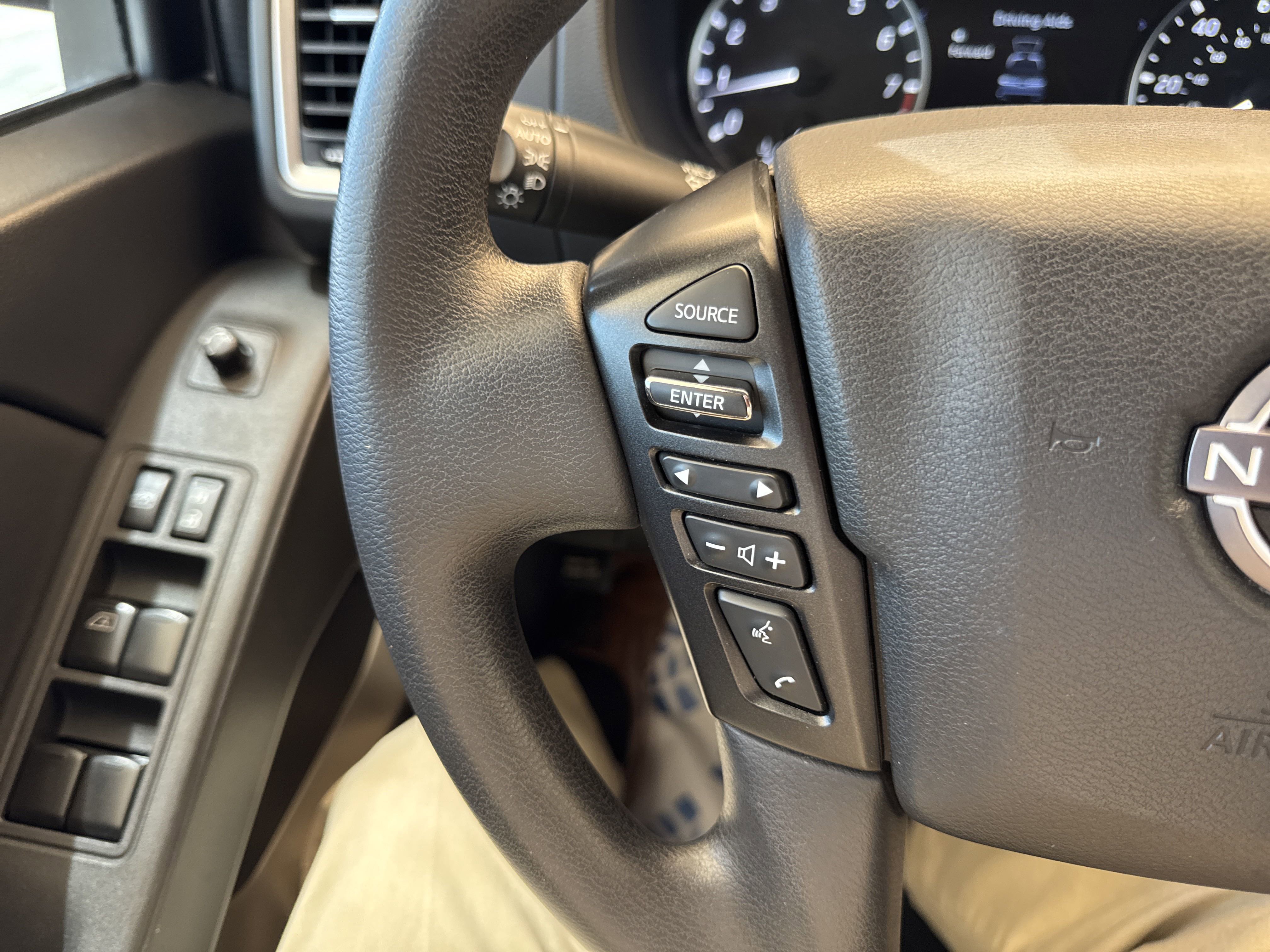 2022 Nissan Frontier SV photo 5