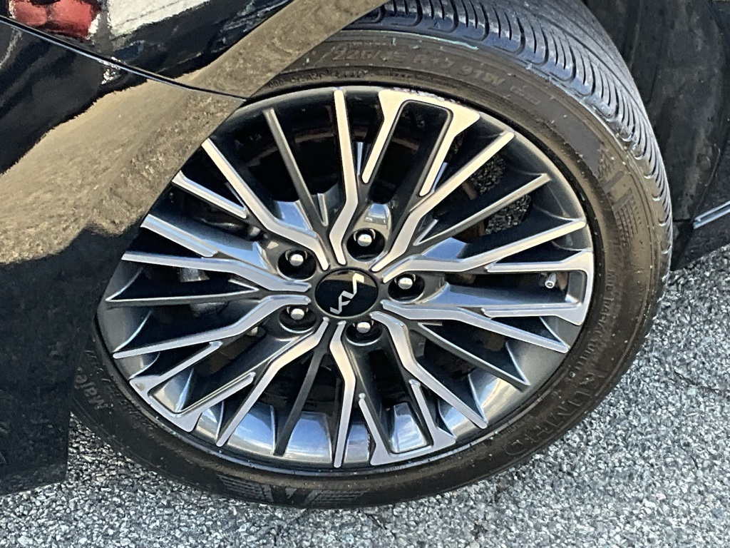 2023 Kia Forte GT-Line photo 2