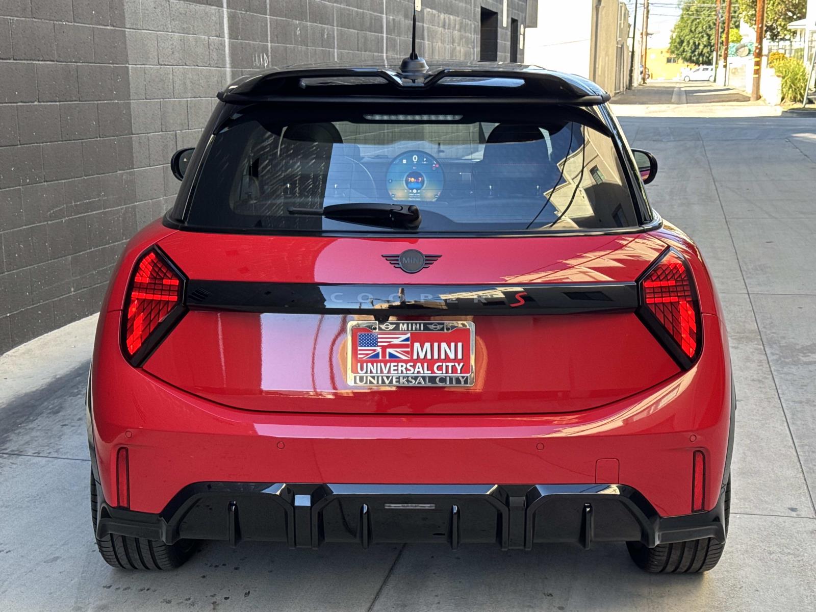 2025 Mini Cooper 2 Door Hardtop Signature photo 4