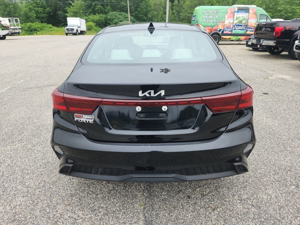 2022 Kia Forte LXS photo 6