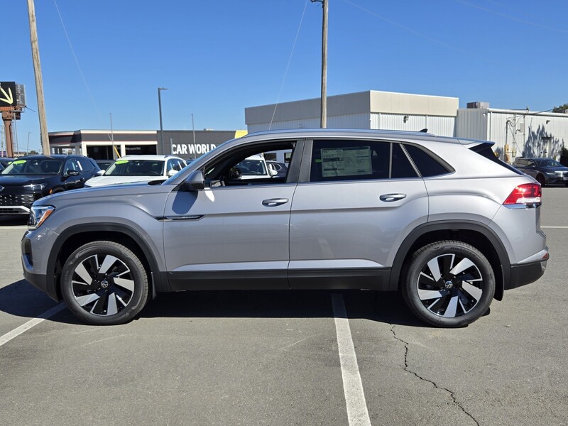 2026 Volkswagen Atlas Cross Sport SE Technology photo 3