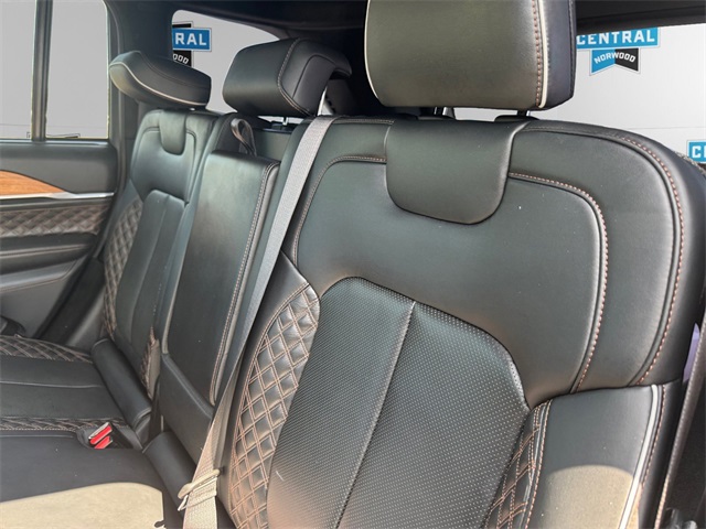 2022 Jeep Grand Cherokee Summit photo 12