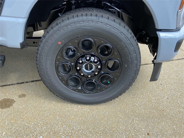 2026 Ford F-350 photo 7