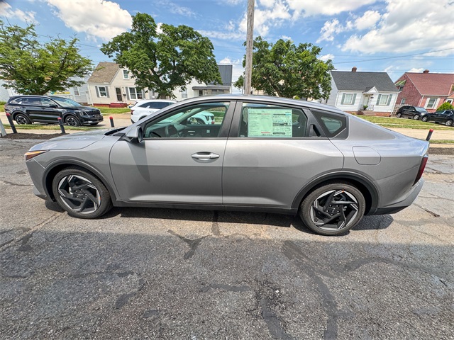 2025 Kia K4 EX photo 7