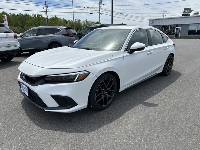 2023 Honda Civic Hatchback Sport Touring photo 3